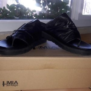 Mia Heritage Black Leather Sandals - Brand New IBw